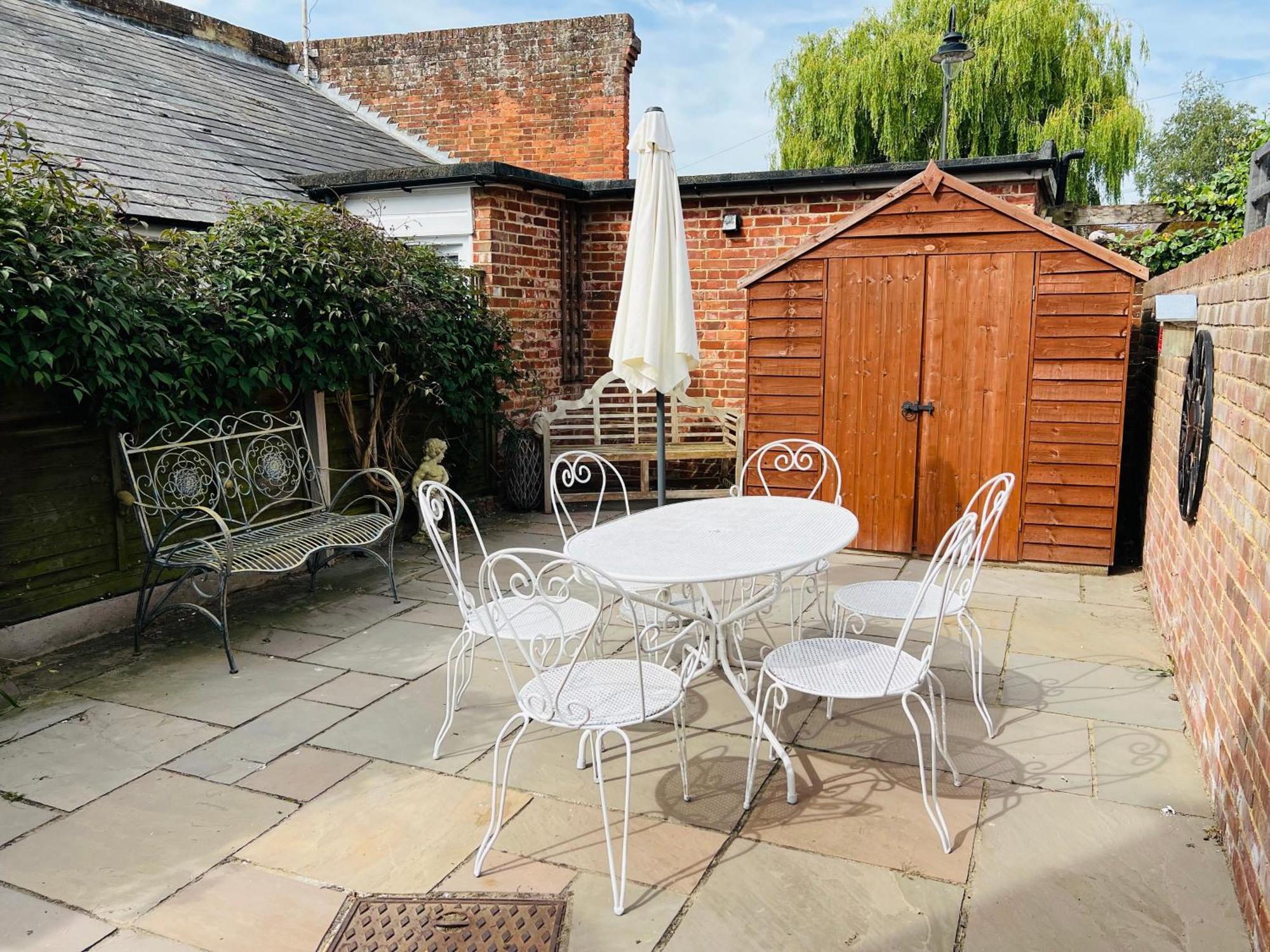 Bridewell Cottage In The Heart Of Tenterden - Pass The Keys Exterior foto